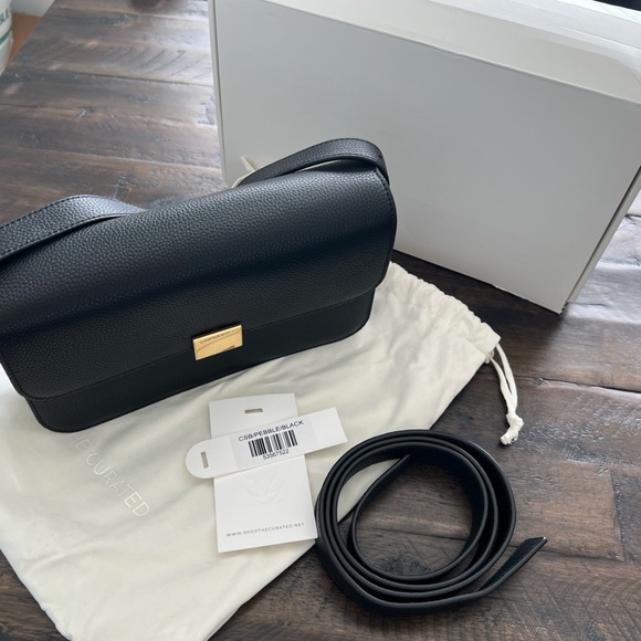 The Curated Handbags - The Curated Elegant Black Leather Shoulder/Crossbody Bag